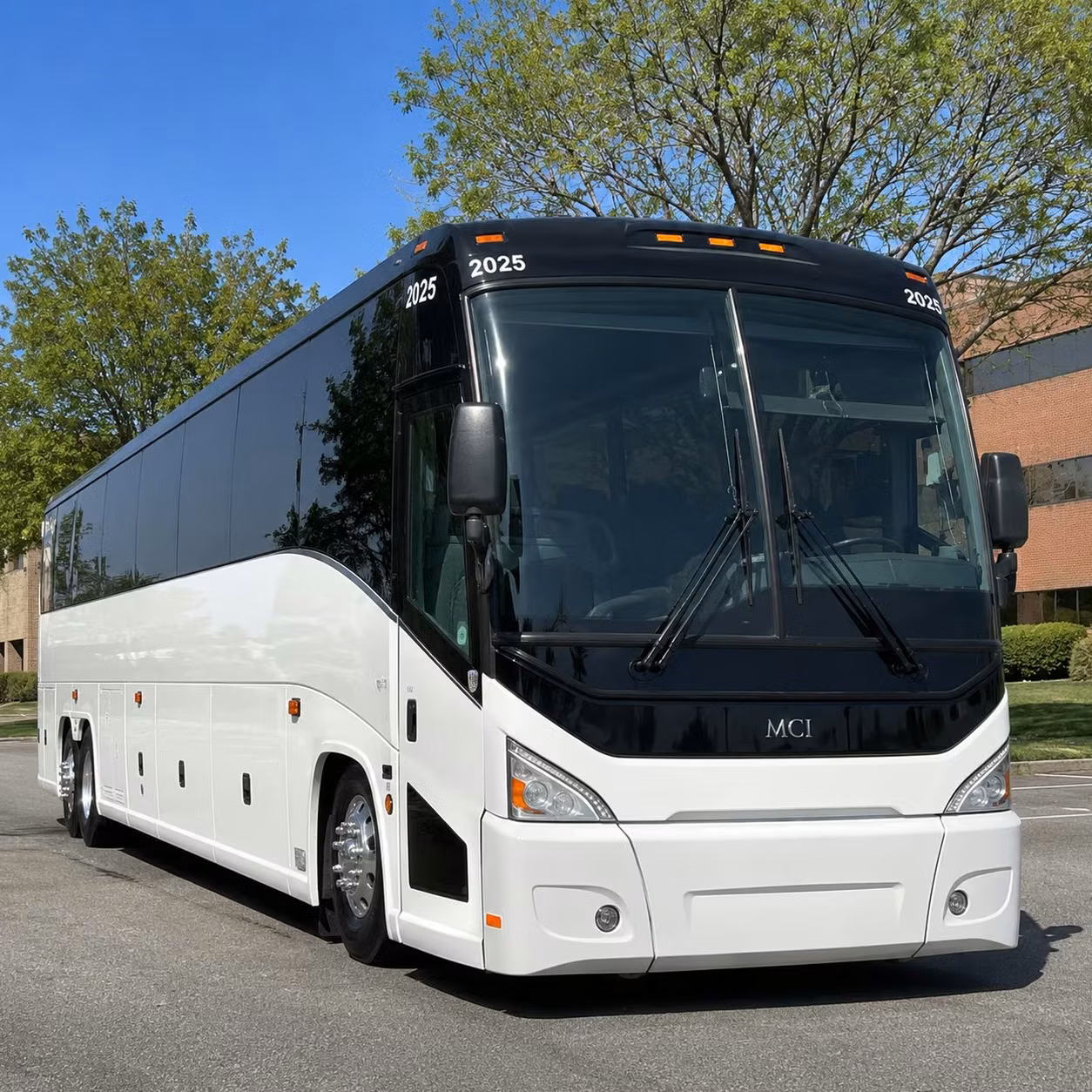 concert bus rentals to the denny sanford premier center in sioux falls