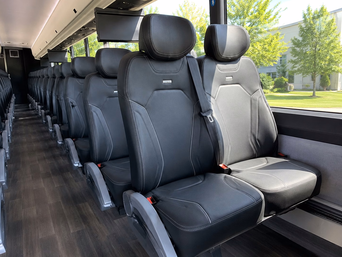shuttle buses for sioux falls wedding venues along the big sioux river corridor